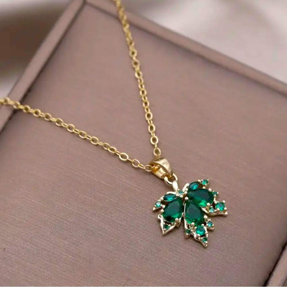 Green maple necklace